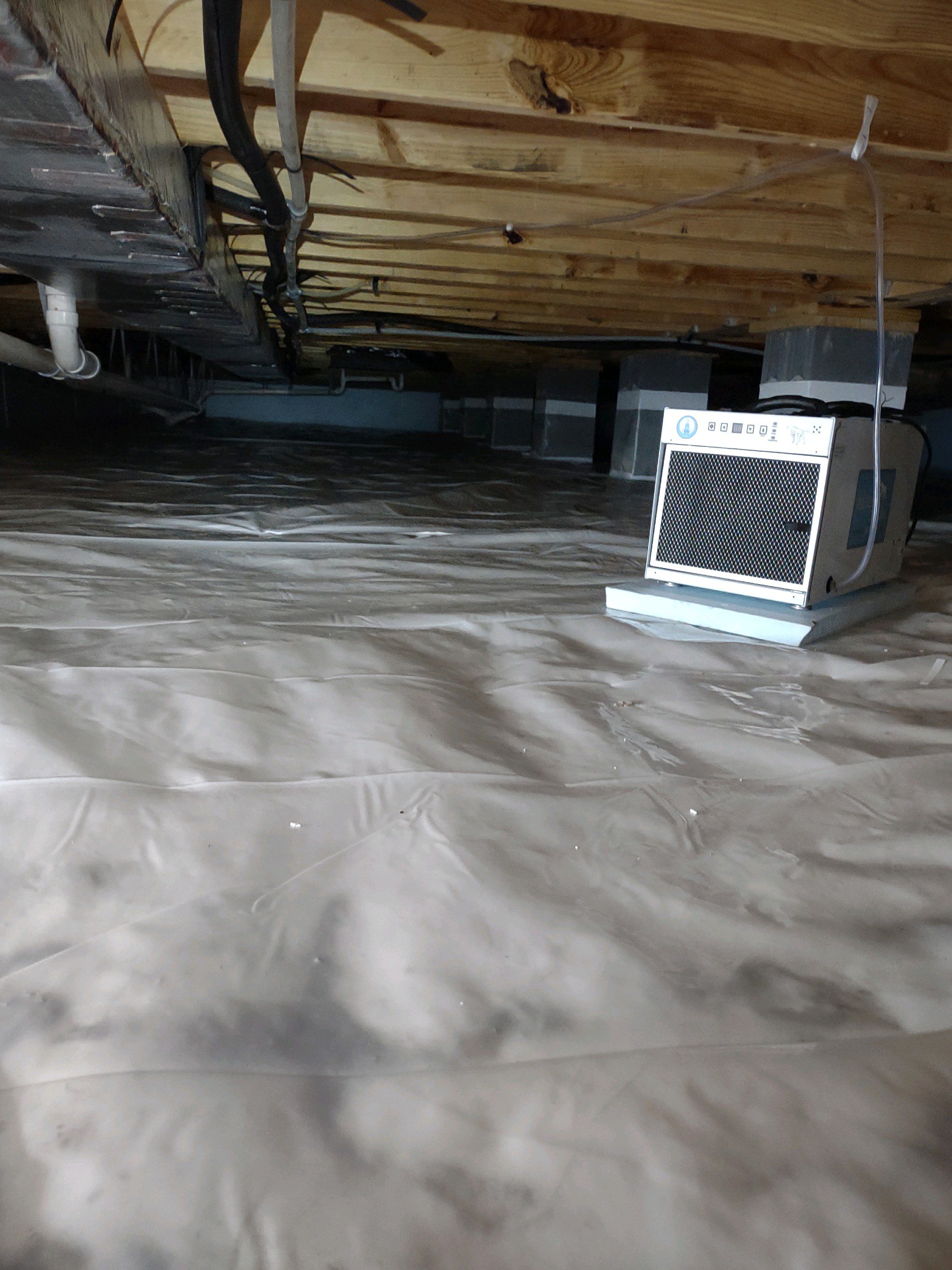 Encapsulated Crawlspace With Dehumidifier!